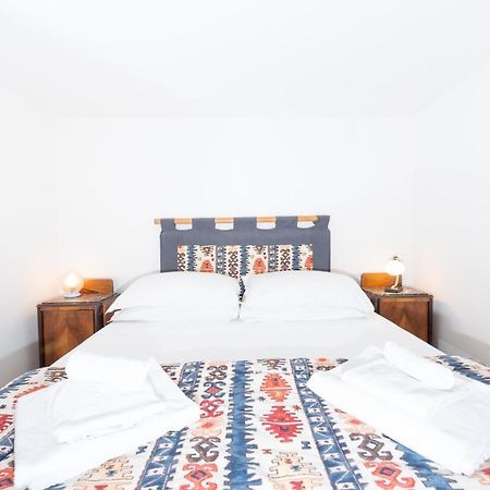 Stunning Campo De Fiori Apartment With Terrace Roma Exterior foto