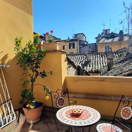Stunning Campo De Fiori Apartment With Terrace Roma Exterior foto